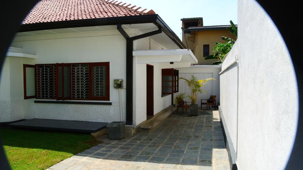 "27" Spathodea- Oasis In The City Colombo Kültér fotó