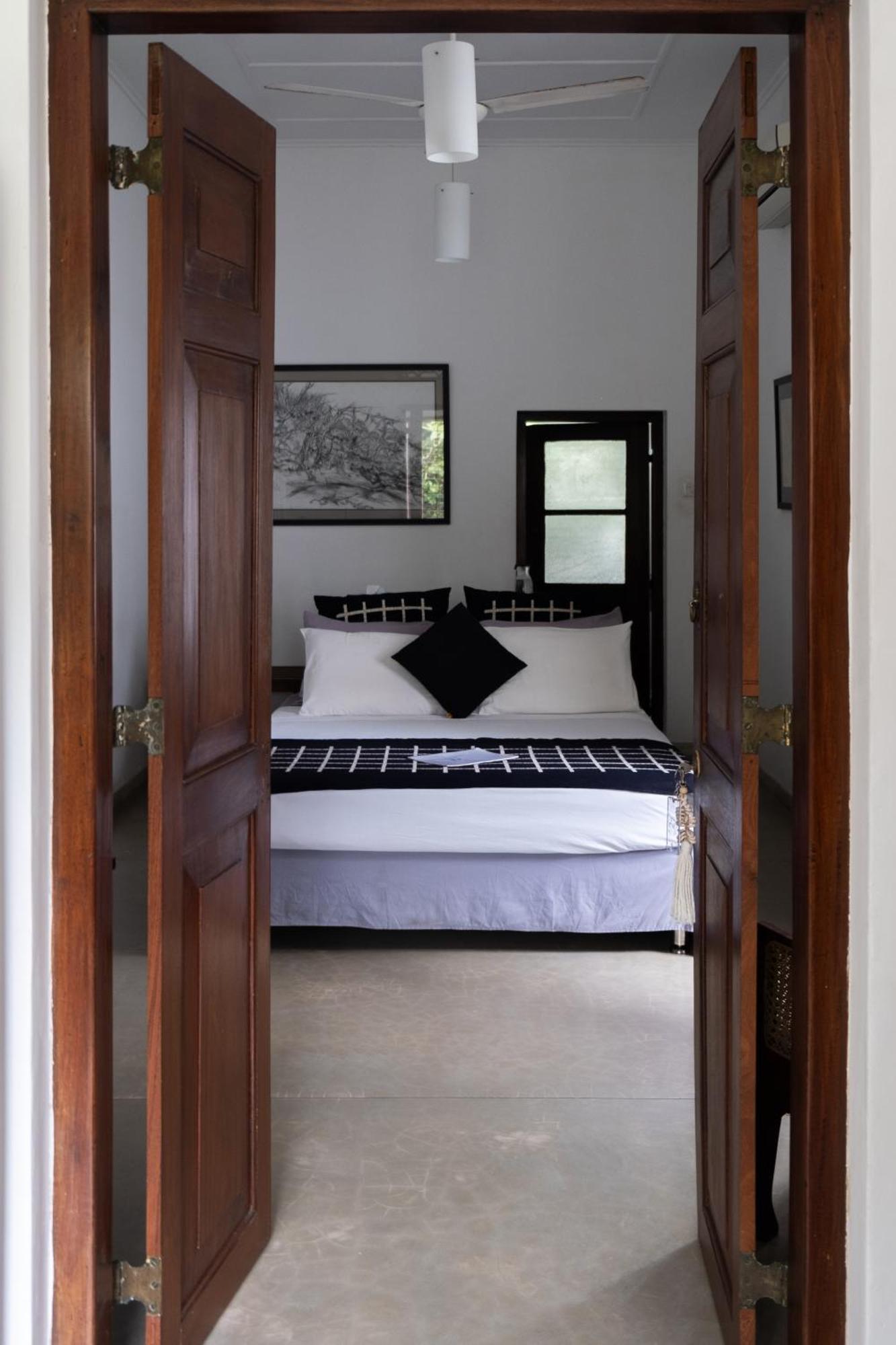 "27" Spathodea- Oasis In The City Colombo Kültér fotó